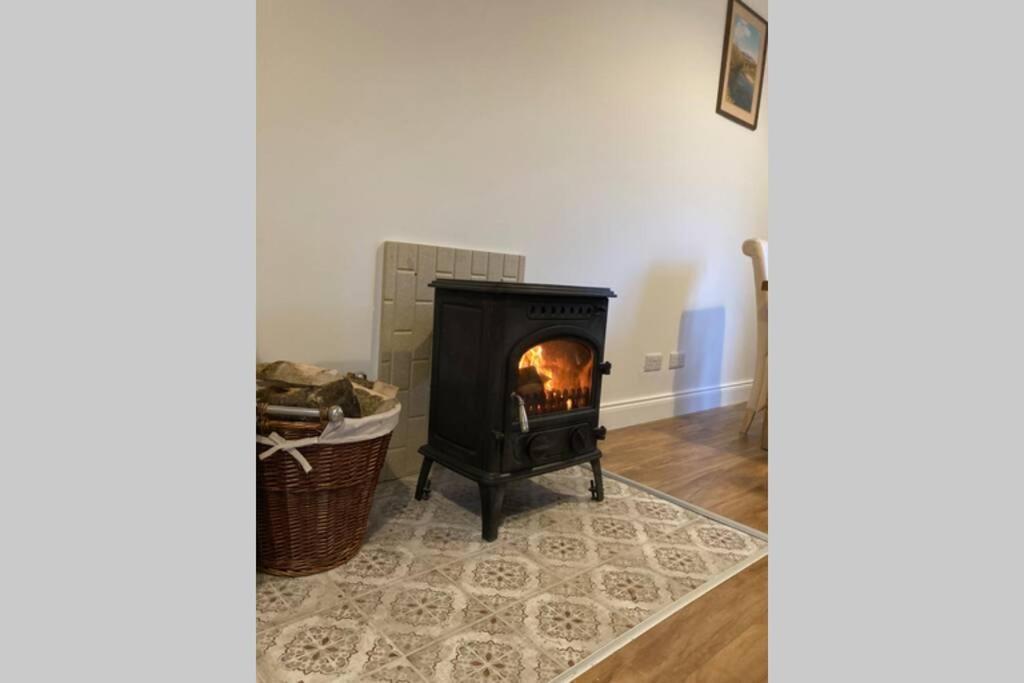 Dungarvan,Beautiful Cottage Near Comeragh Mountains Coolnasmear Buitenkant foto